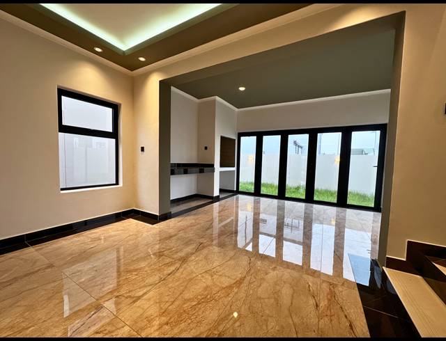 3 BEDROOM FREEHOLD FOR SALE IN SANDOWN
